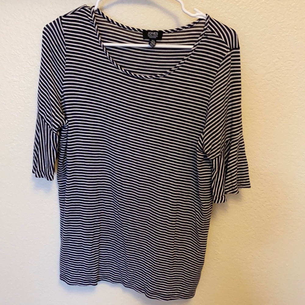 Flare sleeve shirt